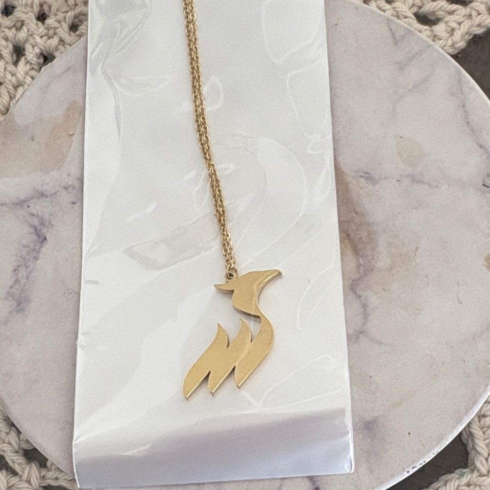 Chic Gold Pendant Necklace